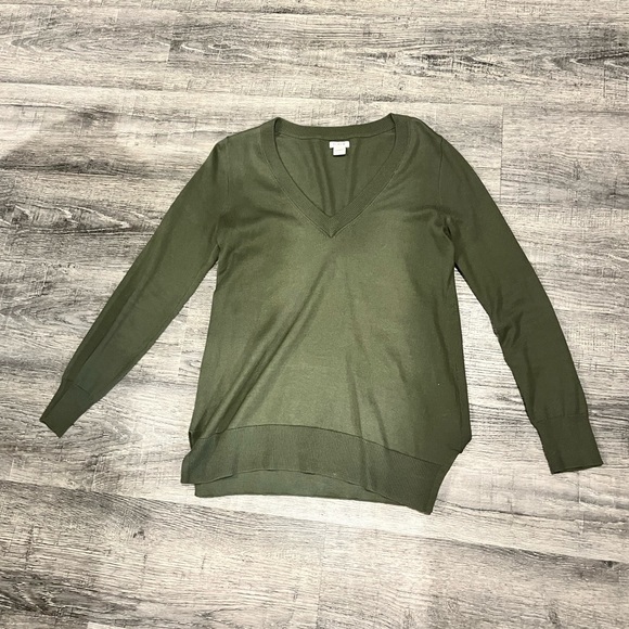 J.Crew Factory olive colored v-neck sweater - size xs but fits like a small. - Picture 1 of 3